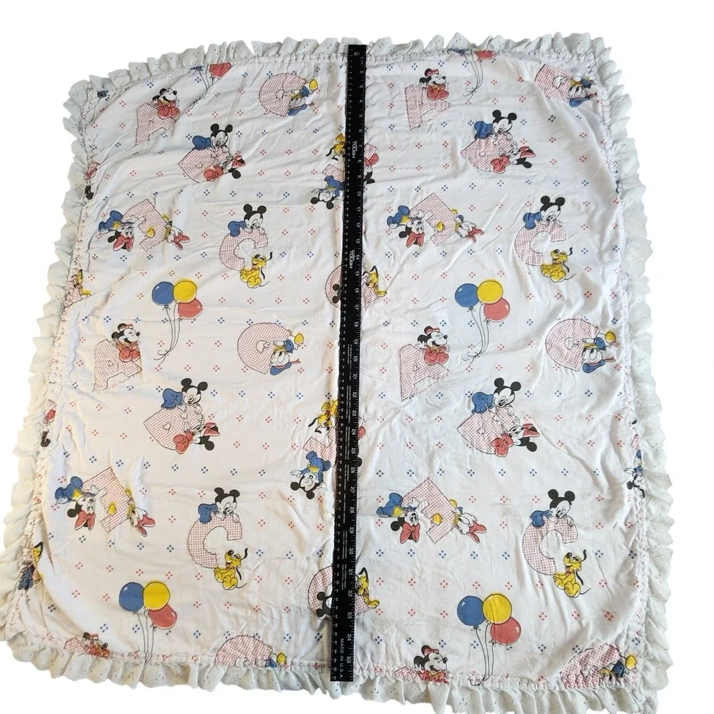 VTG 1984 DISNEY Baby Mickey Minnie ABC's Dundee Eyelet‎ Lace Trimmed Crib Quilt
